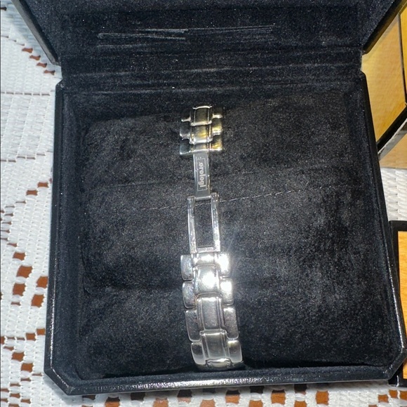 Fendi Black and Silver Watch with Box main image 4